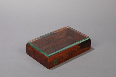 Scatola in legno con coperchio in cristallo molato
