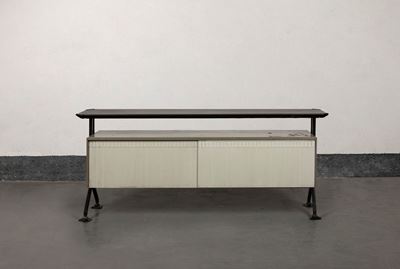 Credenza in metallo e plastica con piano in similpelle nera