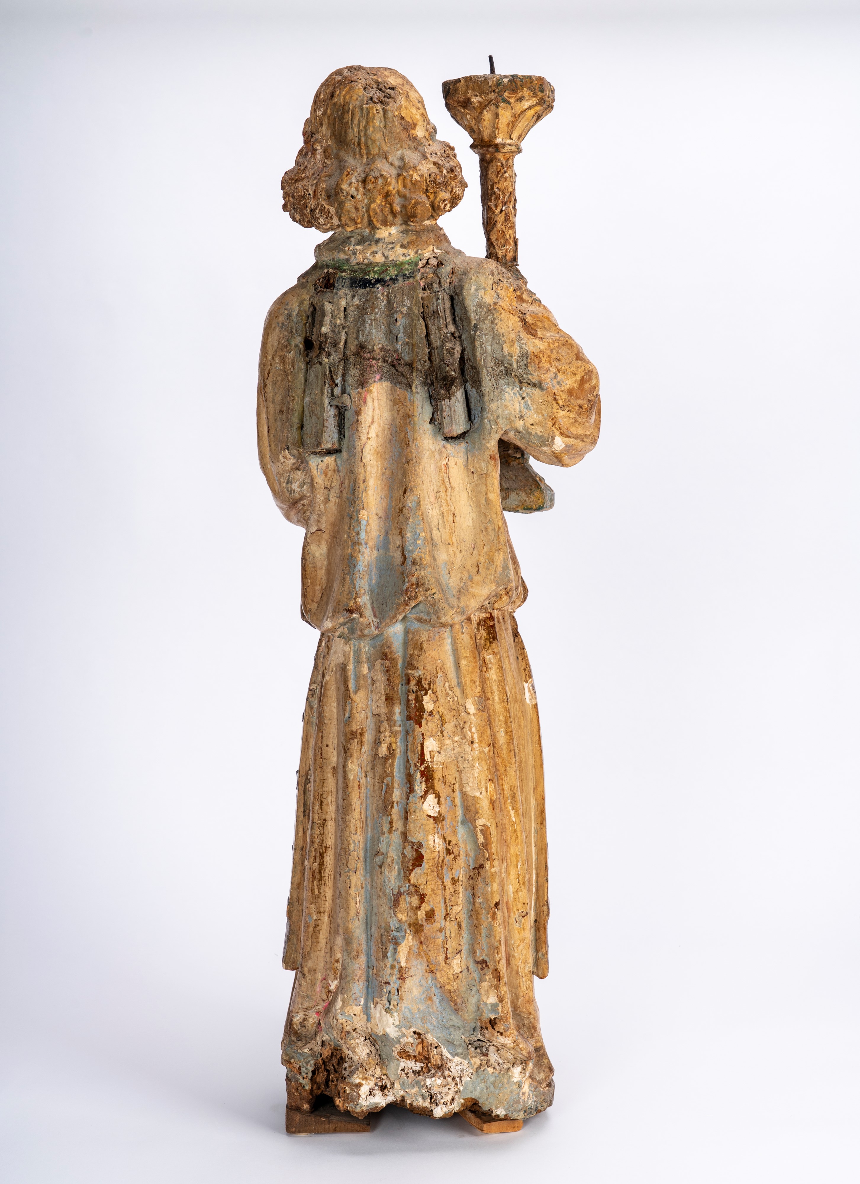 Scuola umbra, Scultura lignea raffigurante angelo reggitorcia