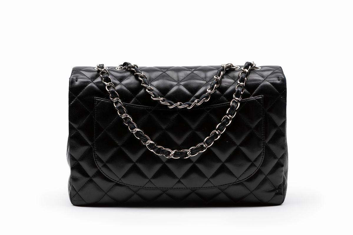 Chanel - Borsa Jumbo in pelle matelassé nera con tracolla a catena, 2009