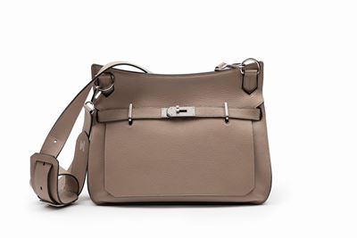 Borsa Jypsière, pelle taurillion clémence color gris tourterelle, 2016