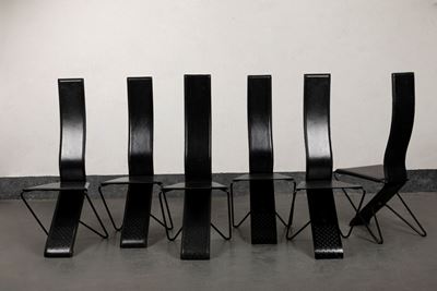 Sei sedie in metallo laccato nero e legno, 1986