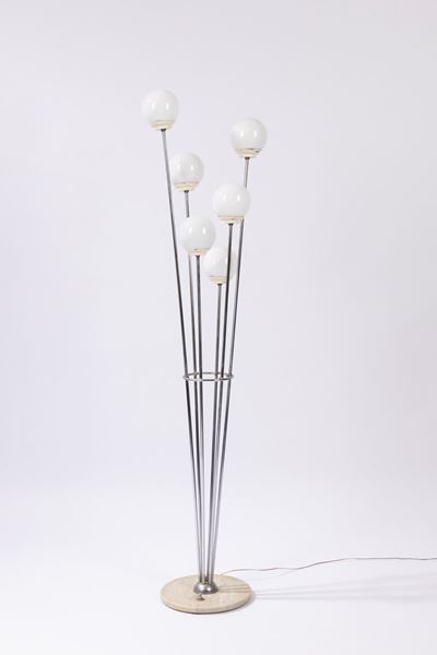 Lampada da terra, struttura in ottone cromato con base in marmo e diffusori in vetro