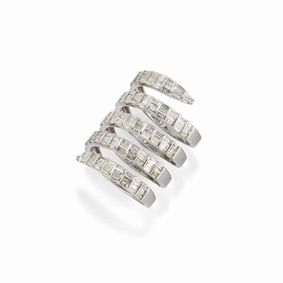 Anello in oro bianco 18k con diamanti taglio baguette