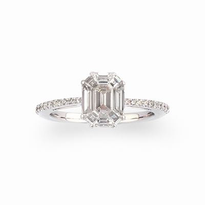Anello in oro bianco 18k con diamanti taglio brillante