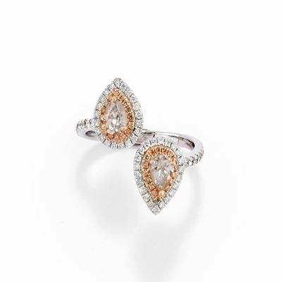 Anello in oro bicolore 18k con diamanti fancy