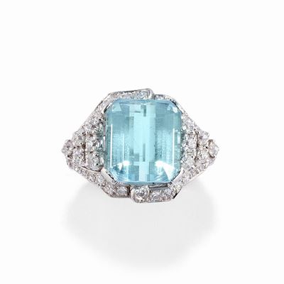 Anello in platino e iridio con acquamarina taglio rettangolare