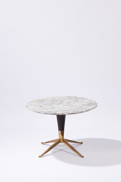 Tavolino con base in ottone e piano in marmo