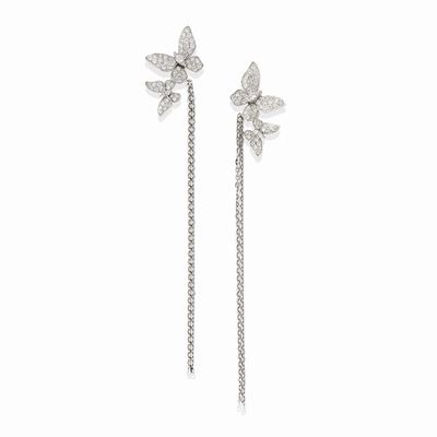 Orecchini pendenti in oro bianco 18k con diamanti taglio brillante