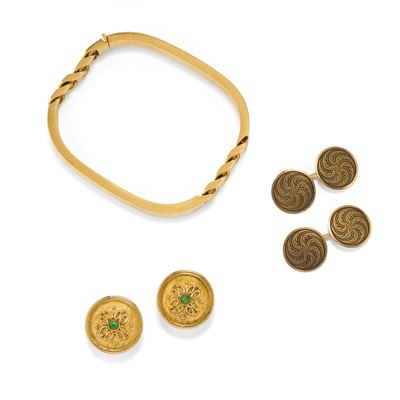 Bracciale in oro giallo 18k, orecchini con smeraldo e coppia di polsini