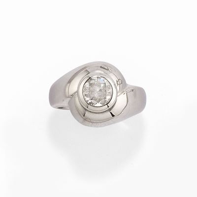 Anello con diamante taglio vecchio in oro bianco 18k