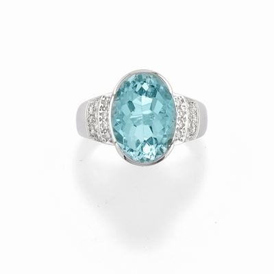 Anello con acquamarina e diamanti, oro bianco 14k