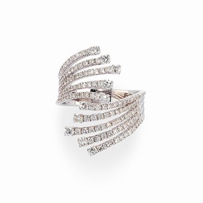 Anello in oro bianco 18k con diamanti taglio brillante, peso totale 1,35 ct