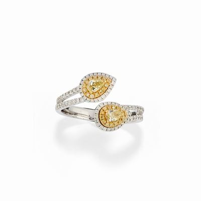 Anello con diamanti in oro bicolore 18k