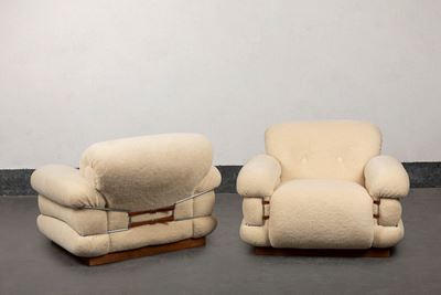Due poltrone modello Pompom, metallo cromato e ciniglia