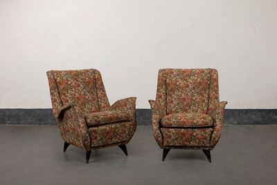 Poltrone, imbottitura in tessuto a fiori con gambe in legno, ca. 1950