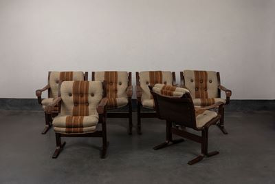 Sei poltroncine modello Siesta in legno e cuoio, 1960 ca.