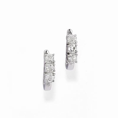 Orecchini con diamanti taglio vecchio in oro bianco 18k