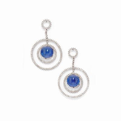 Orecchini pendenti in oro bianco 18k con diamanti e tanzaniti