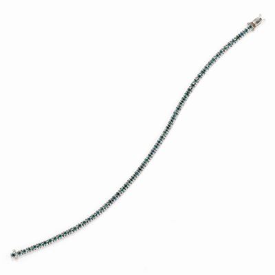 Bracciale tennis in oro bianco 18k con diamanti fancy blu, 2,30 ct
