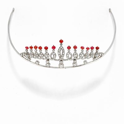Tiara in platino e argento con rubini, inizio XX secolo