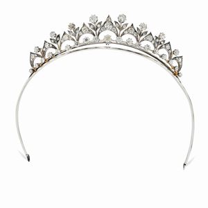 Tiara con diamanti