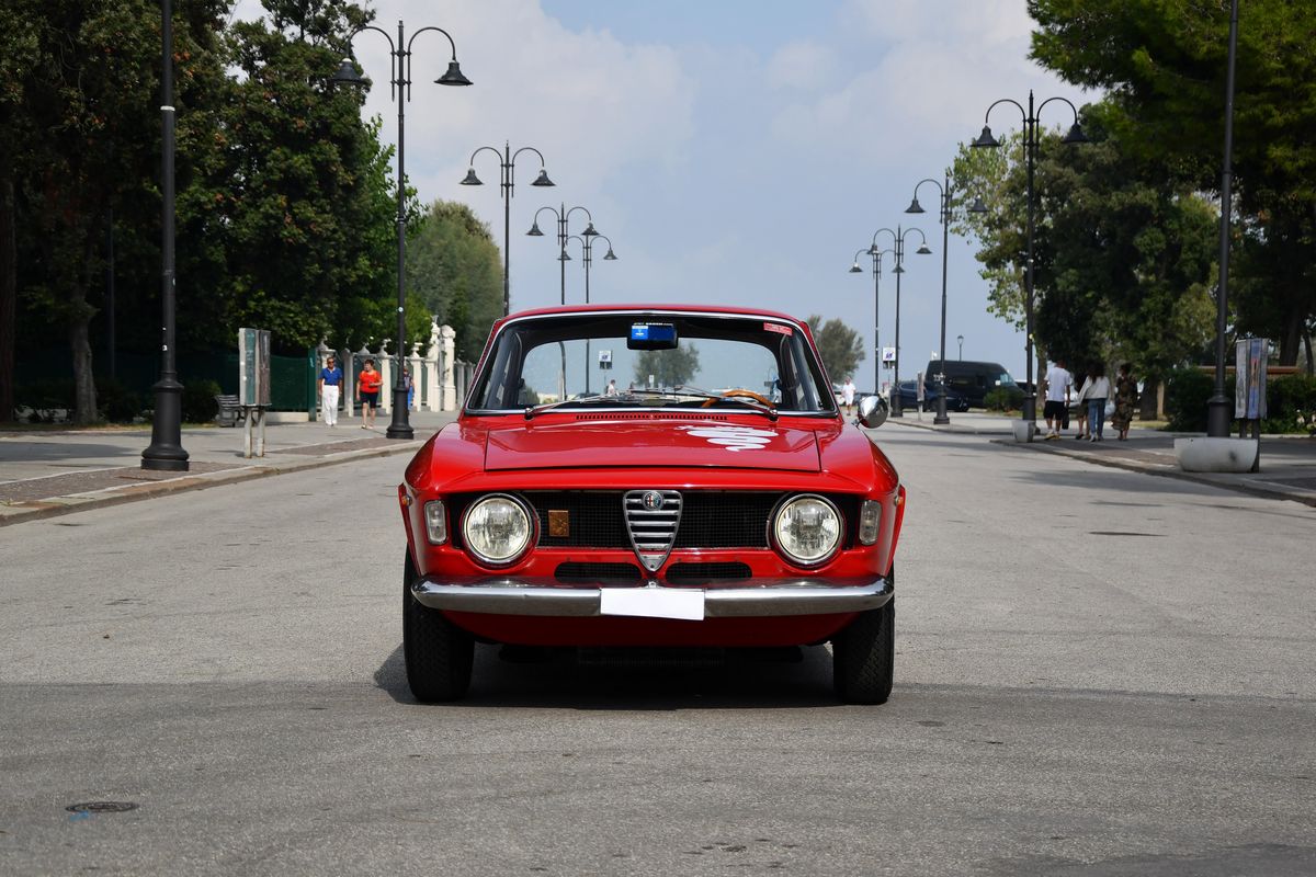 Alfa Romeo - Gta 1300 Junior (bertone)