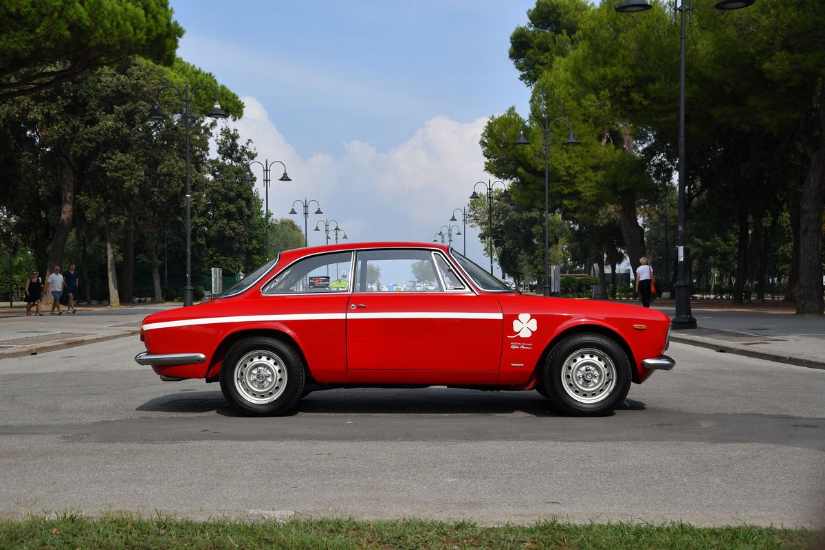 Alfa Romeo - Gta 1300 Junior (bertone)