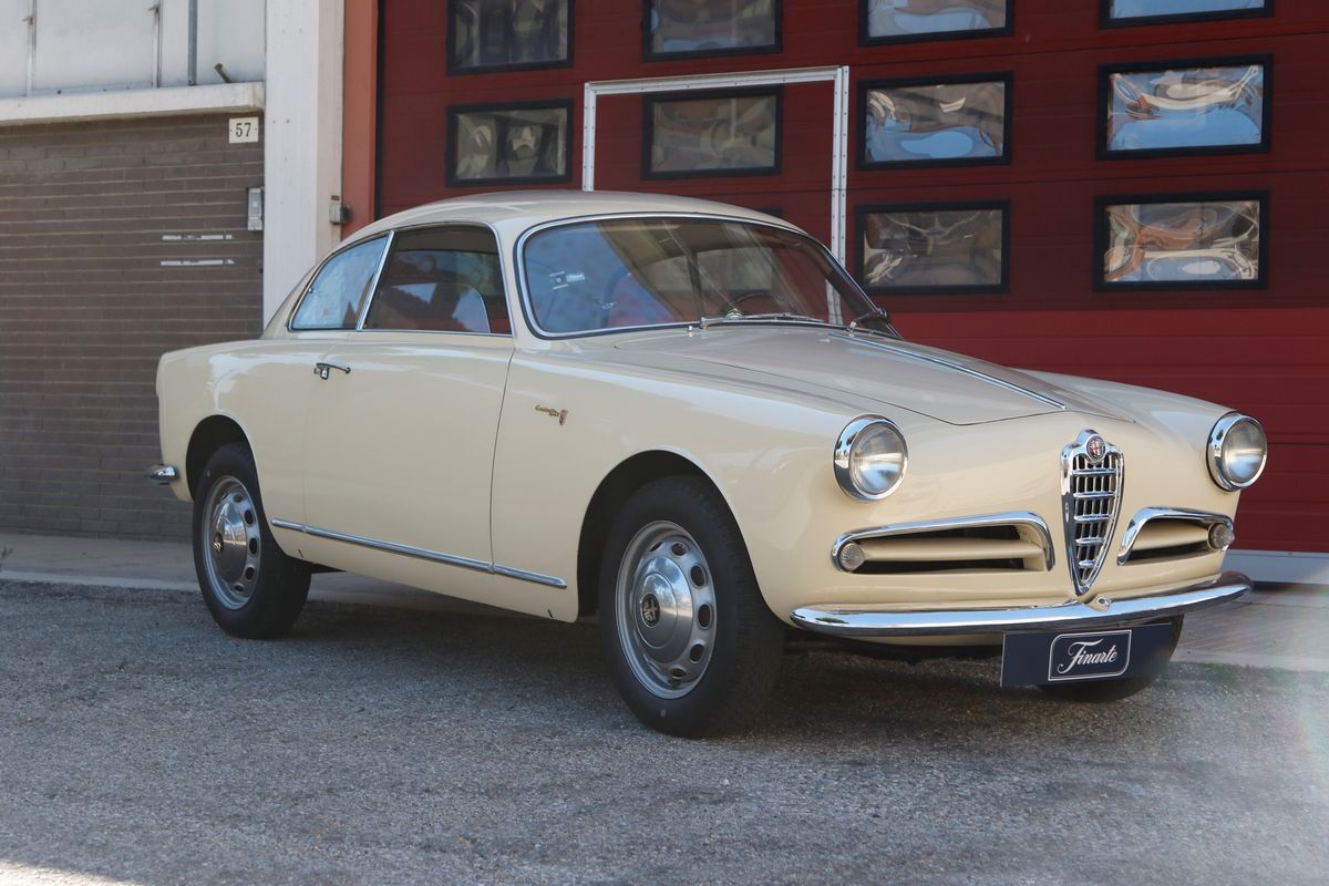 Alfa Romeo - Giulietta Sprint (bertone)