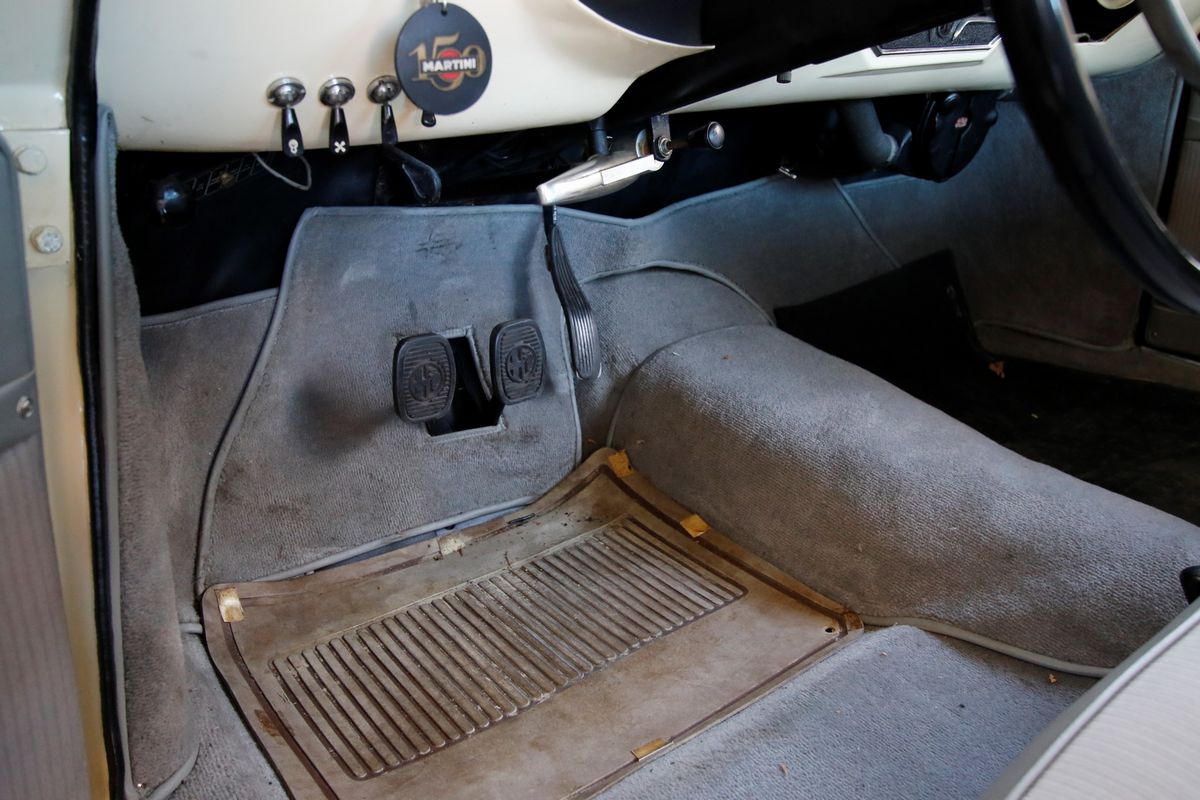 Alfa Romeo - Giulietta Sprint (bertone)