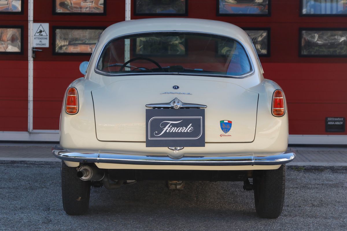 Alfa Romeo - Giulietta Sprint (bertone)