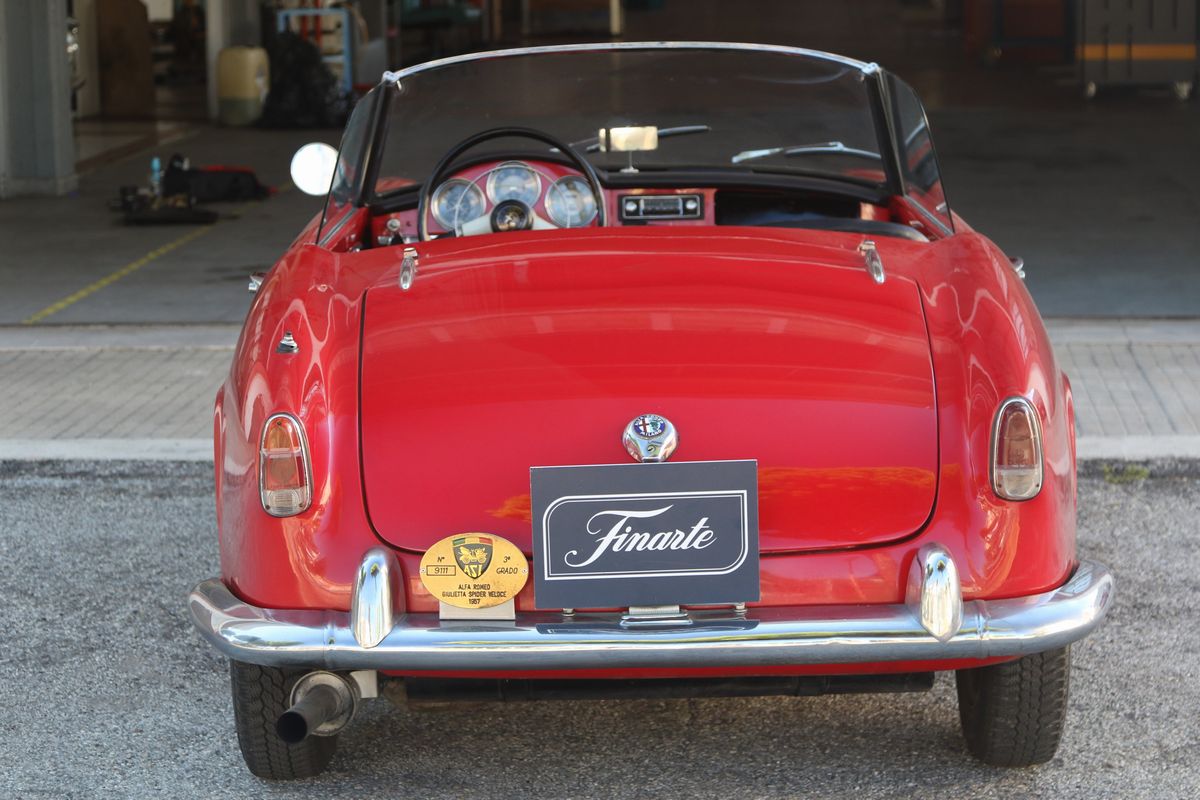 Alfa Romeo - Giulietta Spider Veloce (pinin Farina)