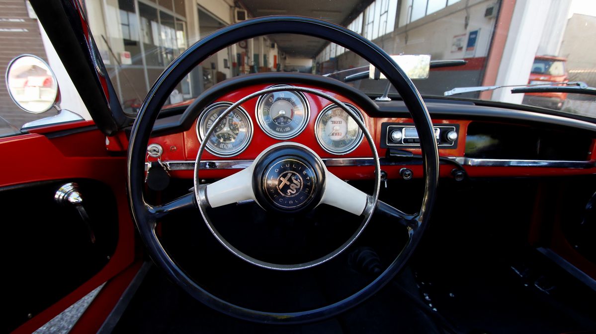Alfa Romeo - Giulietta Spider Veloce (pinin Farina)