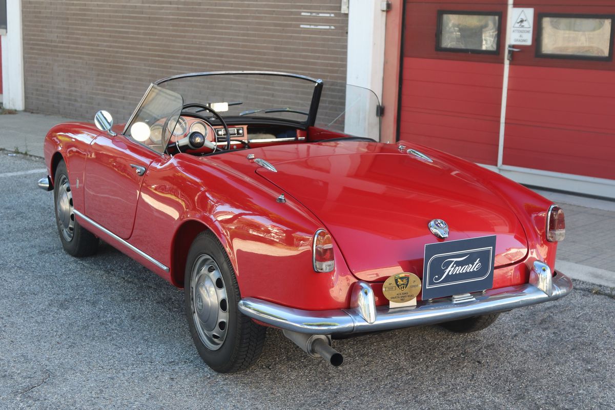 Alfa Romeo - Giulietta Spider Veloce (pinin Farina)