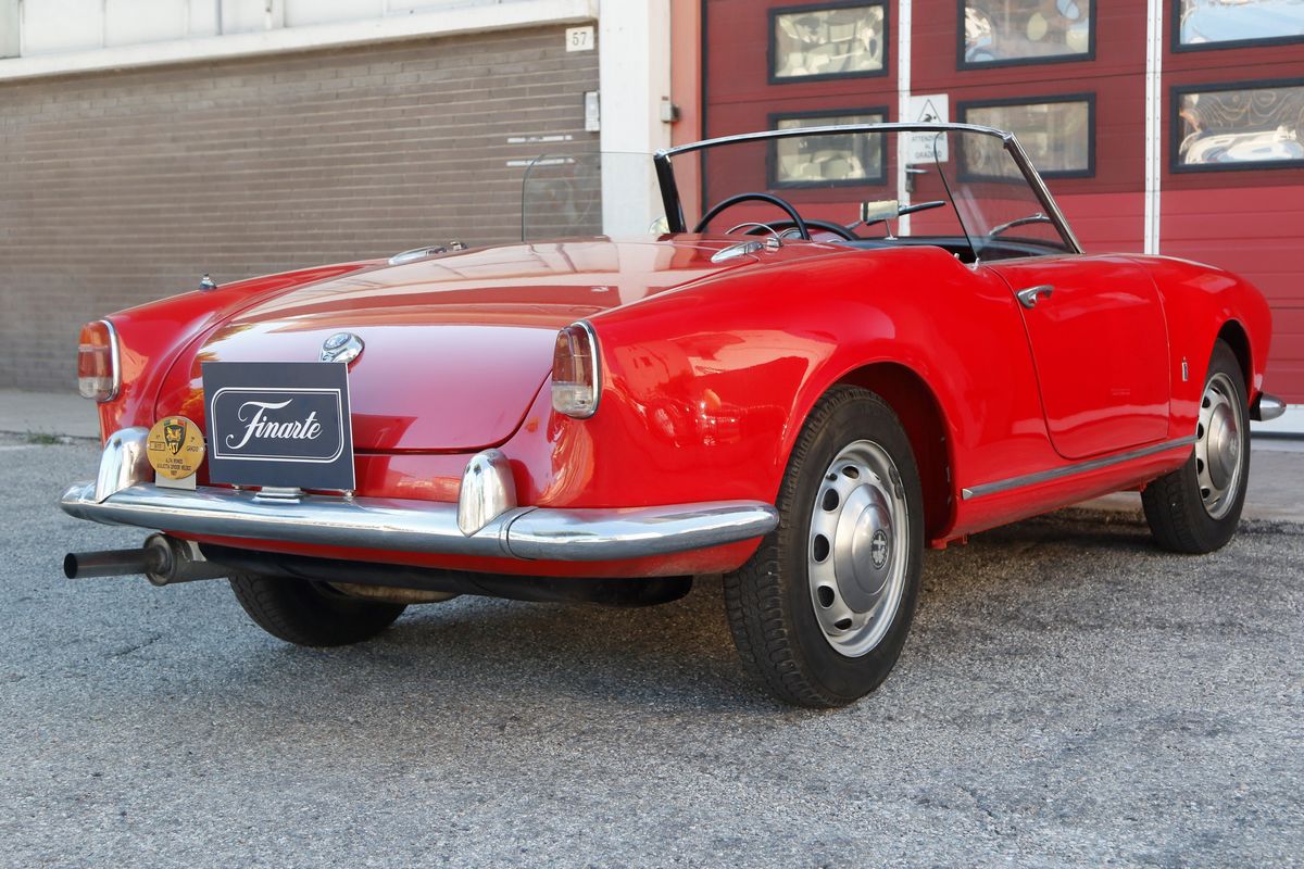 Alfa Romeo - Giulietta Spider Veloce (pinin Farina)
