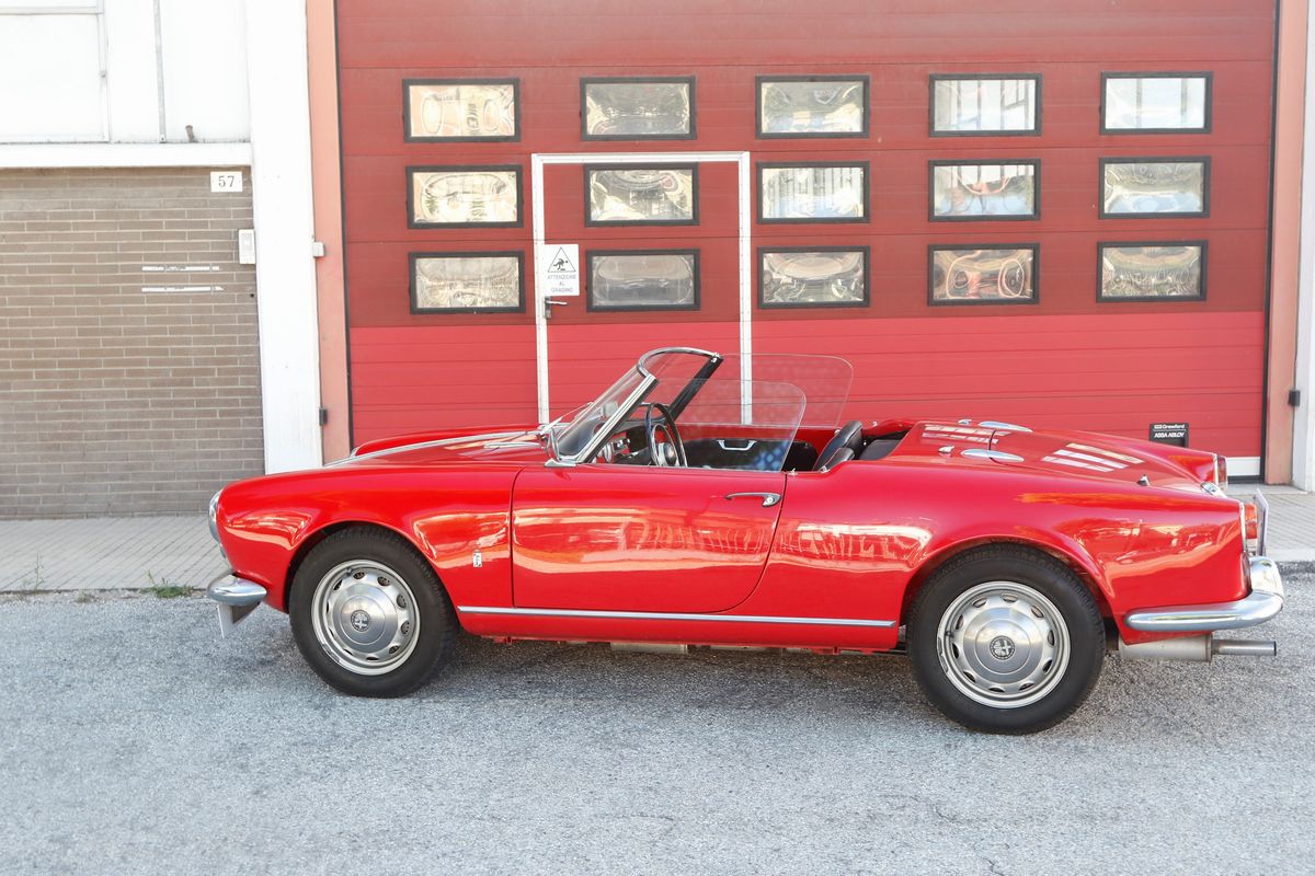 Alfa Romeo - Giulietta Spider Veloce (pinin Farina)