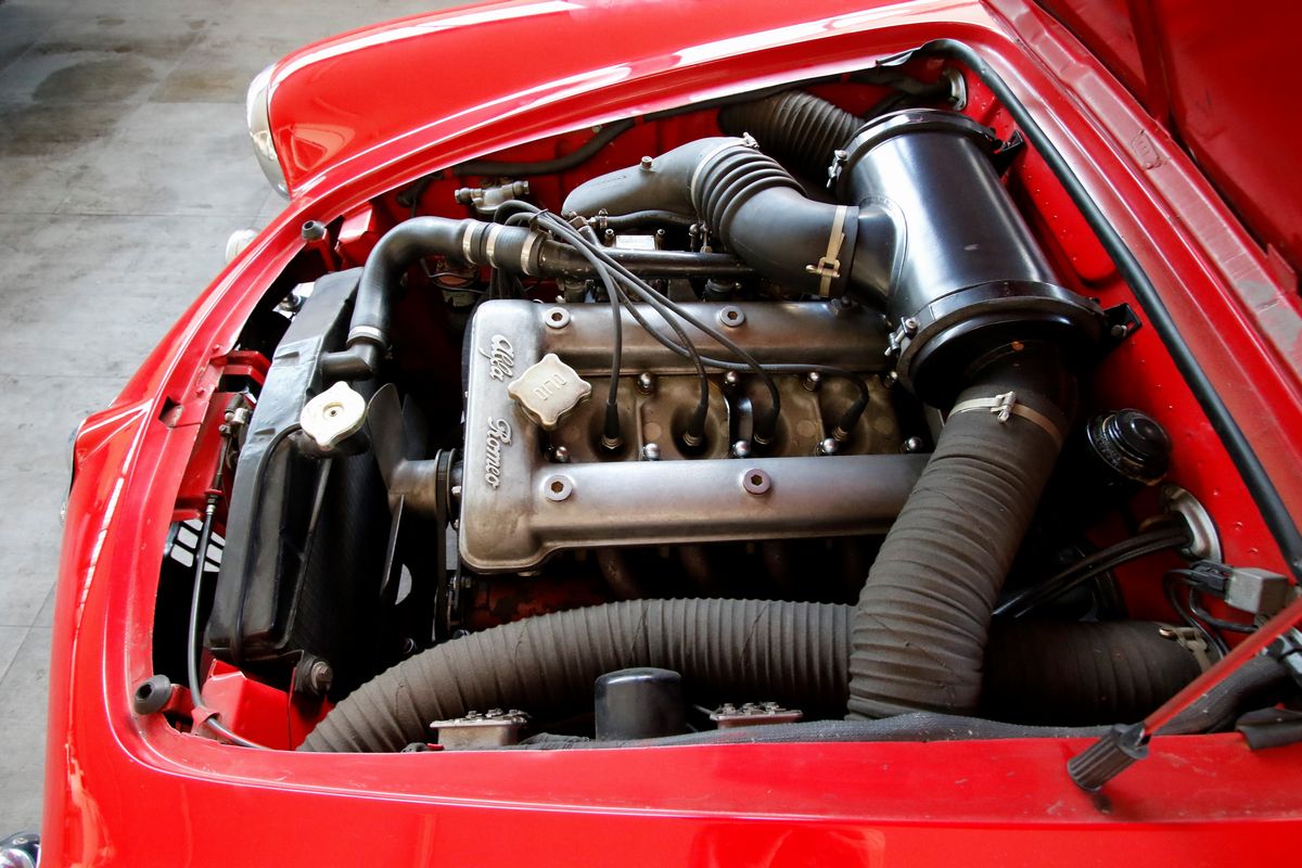 Alfa Romeo - Giulietta Spider Veloce (pinin Farina)
