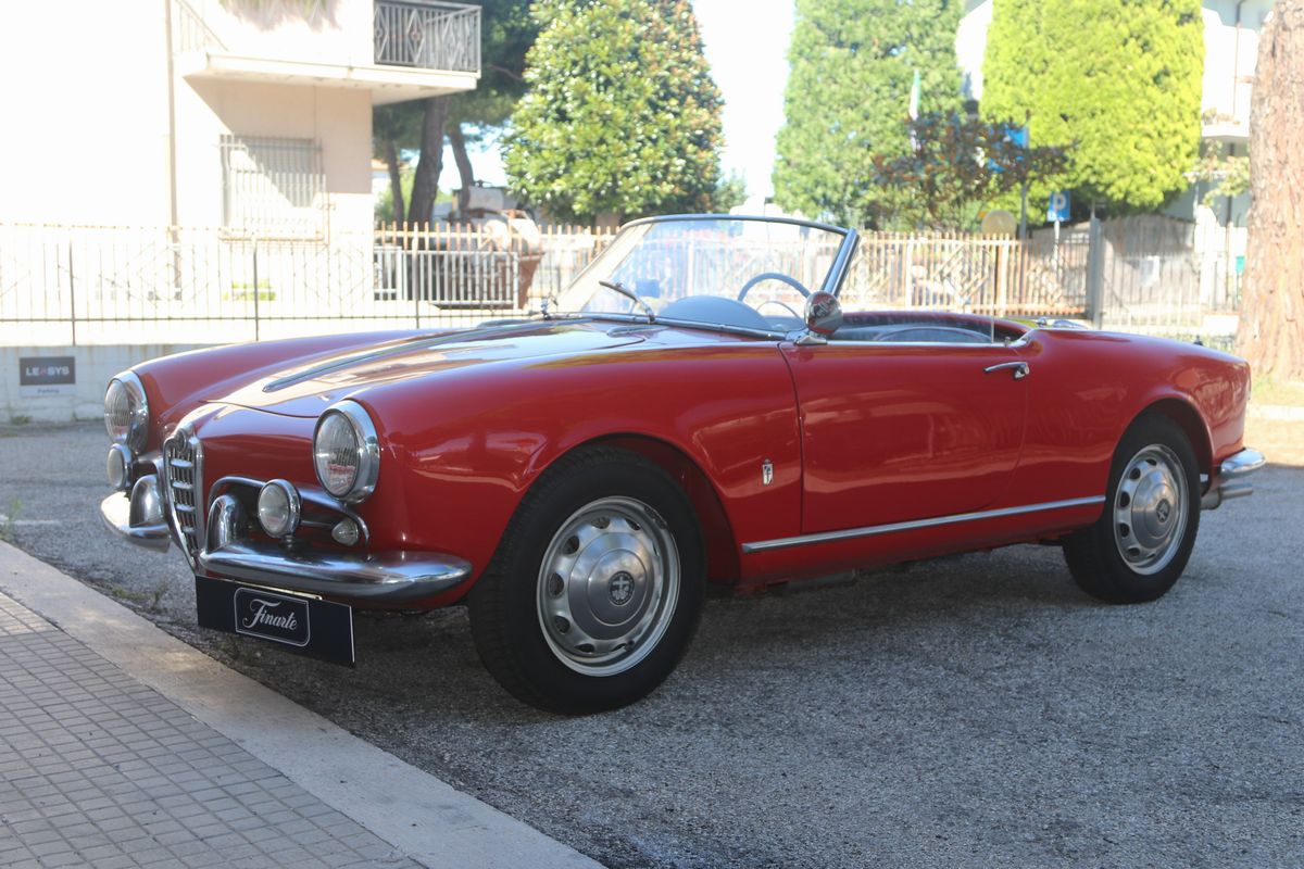 Alfa Romeo - Giulietta Spider Veloce (pinin Farina)