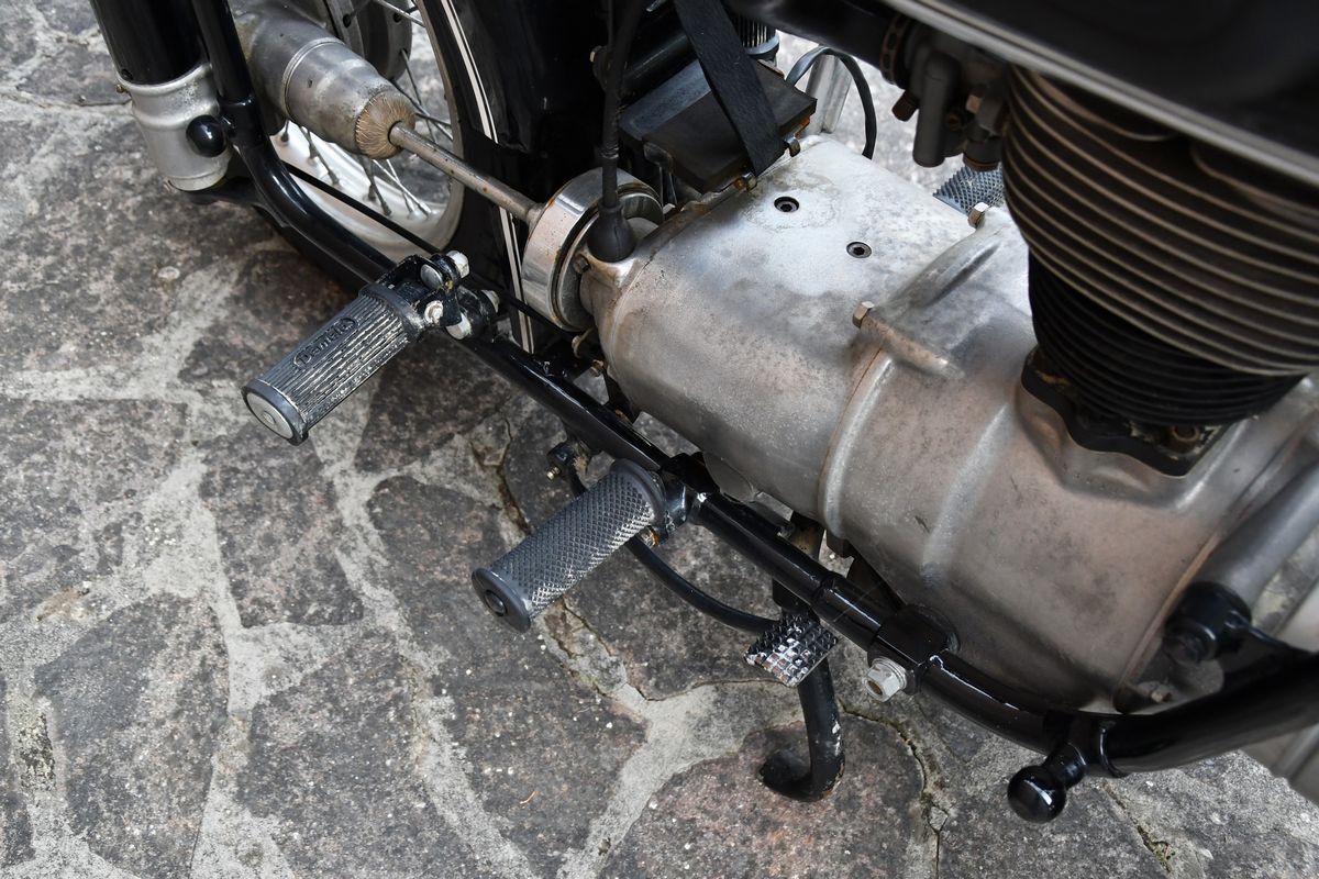 Bmw - R25