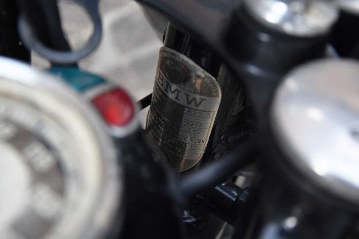 Bmw - R25