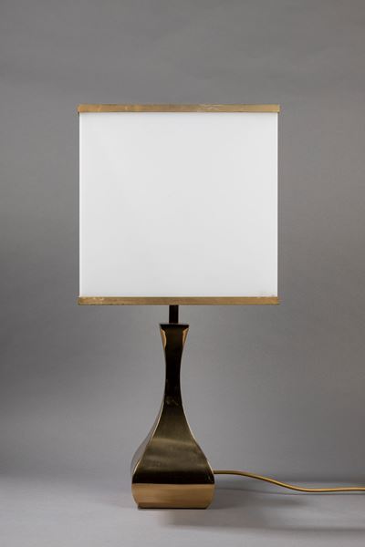 Lampada da tavolo, ottone e metacrilato bianco, produzione High Society