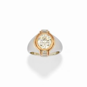 Anello con diamante