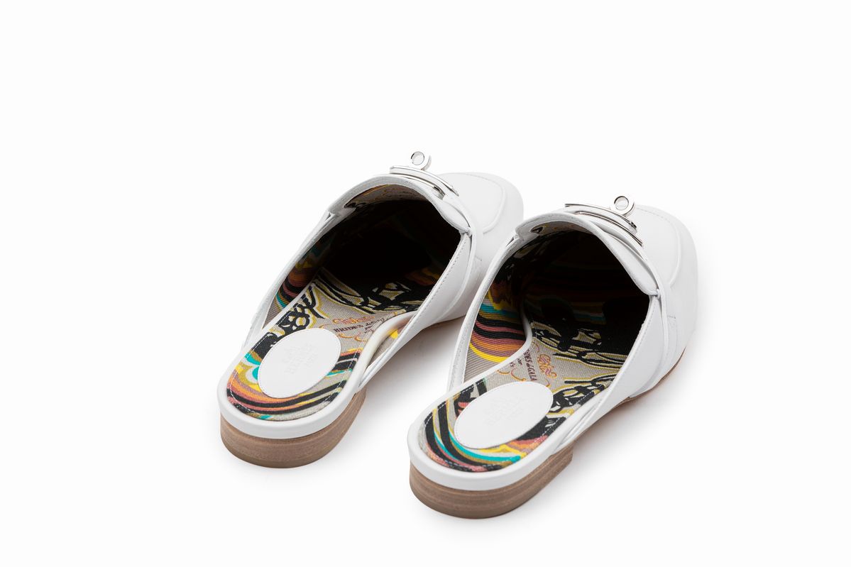 Hermès - Ciabattine OZ, Pelle bianca con fodera Brides de Gala