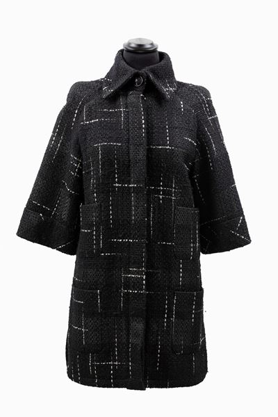 Giacca lunga in misto lana bouclé nero e bianco