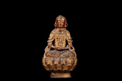 Cina, Dinastia Ming, Figura in bronzo dorato e laccato di un bodhisattva seduto su fiore di loto