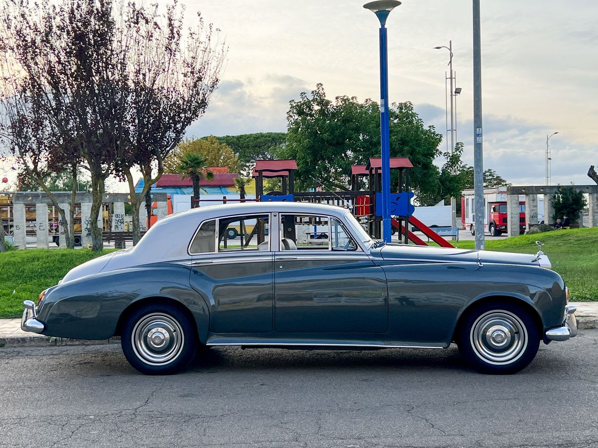 Rolls Royce - Silver Cloud III