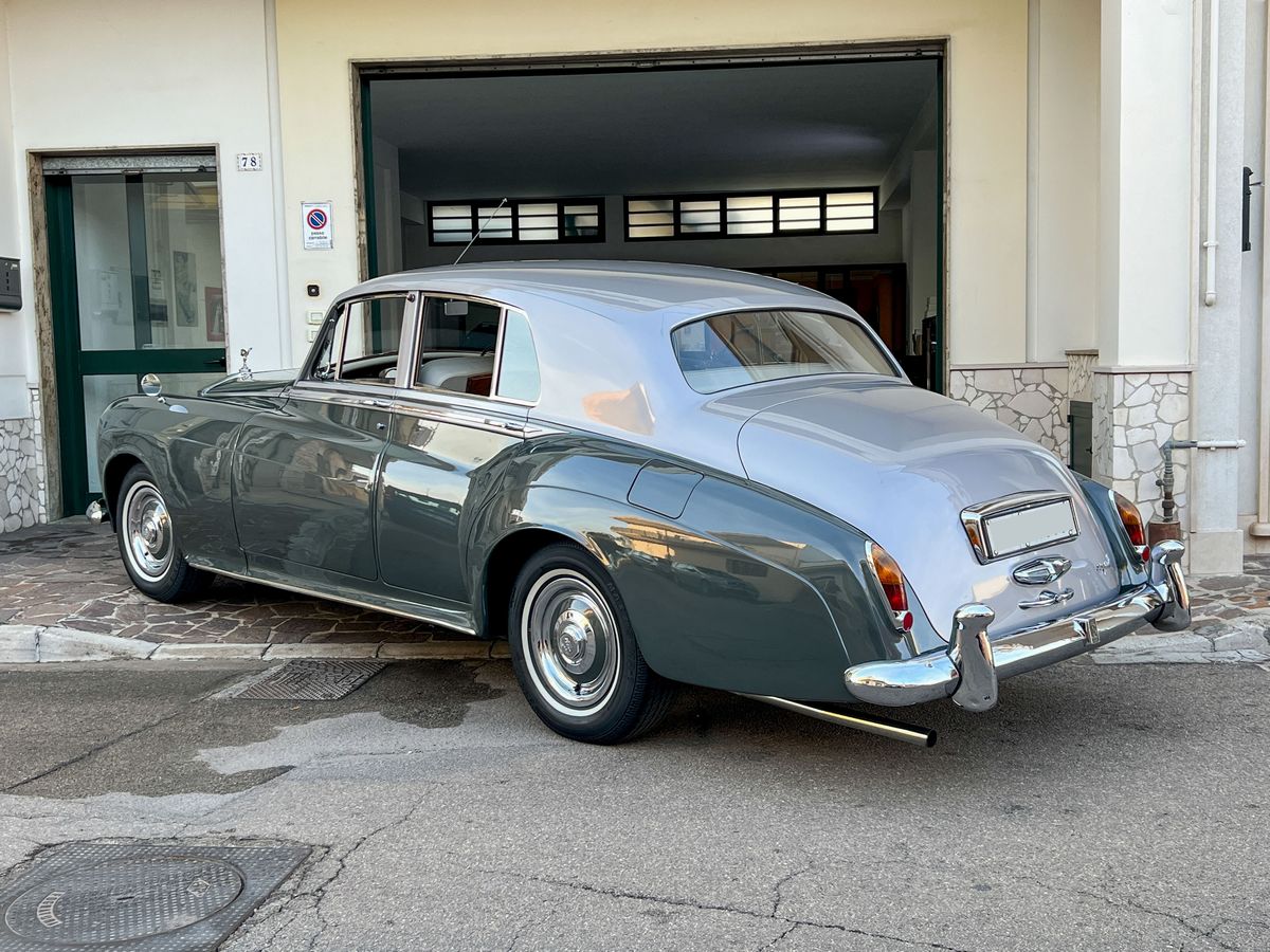 Rolls Royce - Silver Cloud III