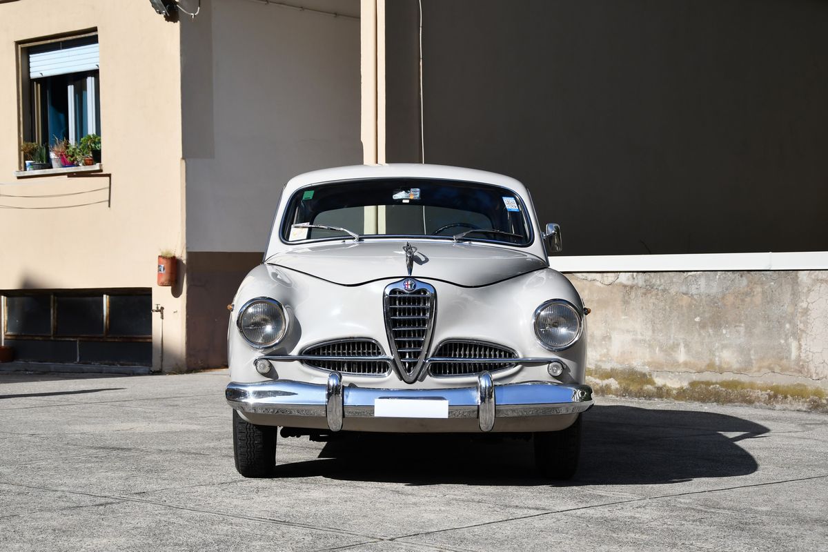 Alfa Romeo - 1900 Super