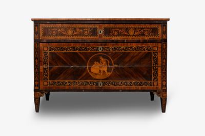 Bella Commode Luigi XVI Elegantemente Intarsiata in Legni Vari, Lombardia Secolo XVIII