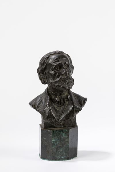 Busto di Giuseppe Verdi, scultura in bronzo su base in marmo
